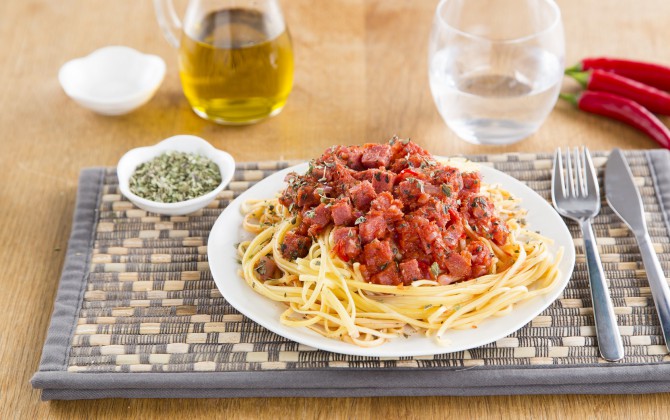 Recept Linguine all’Uovo met Sugocasa en salami Grand'Italia